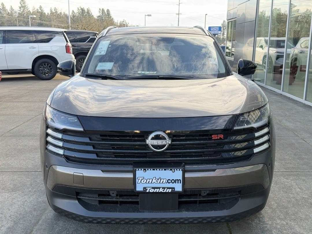 2026 Nissan Kicks SR - Image 3