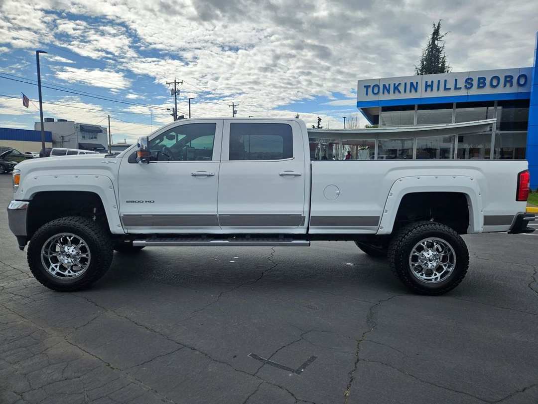 2017 GMC Sierra 2500Hd SLT - Image 3