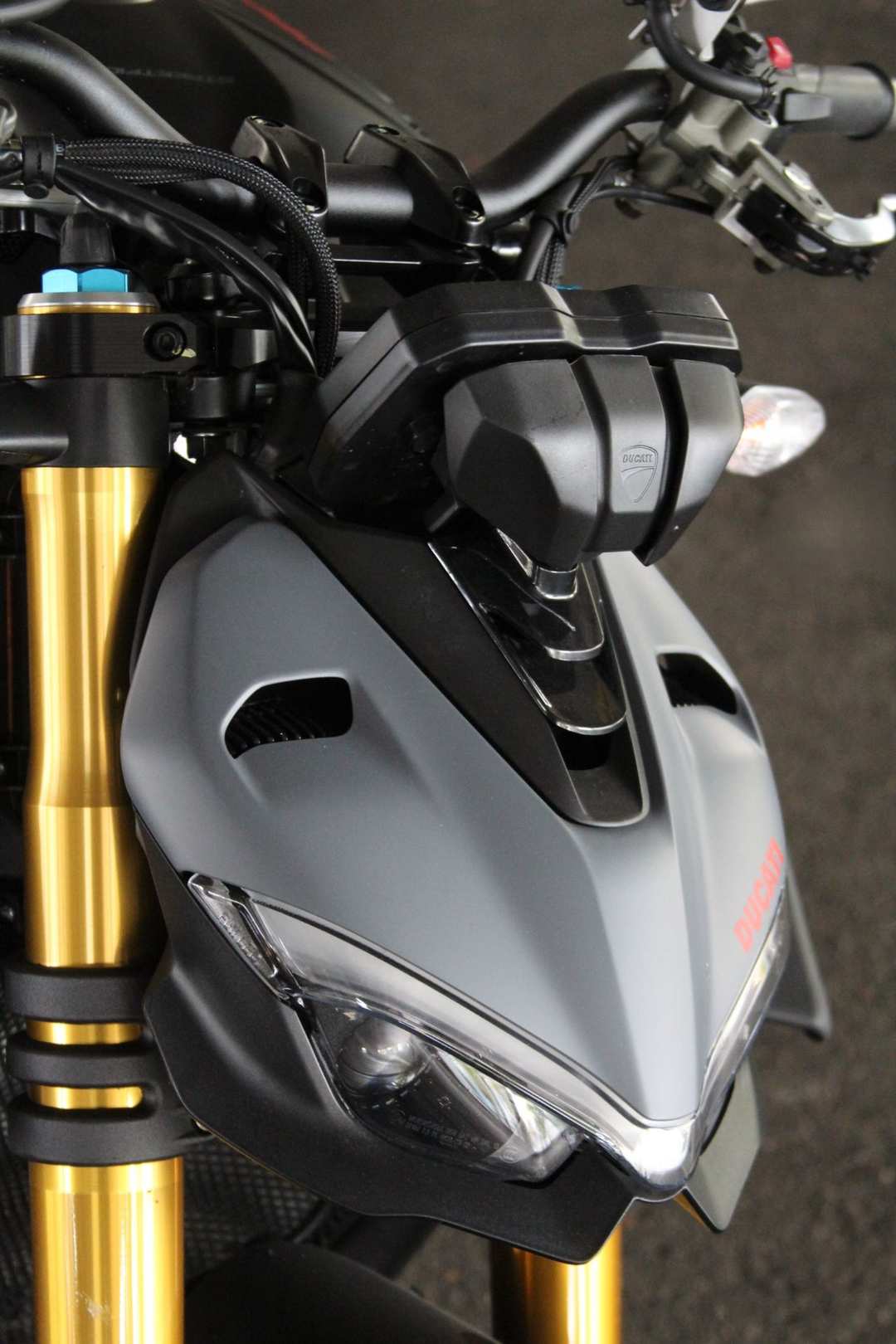 2024 Ducati Streetfighter V4 S - Image 3