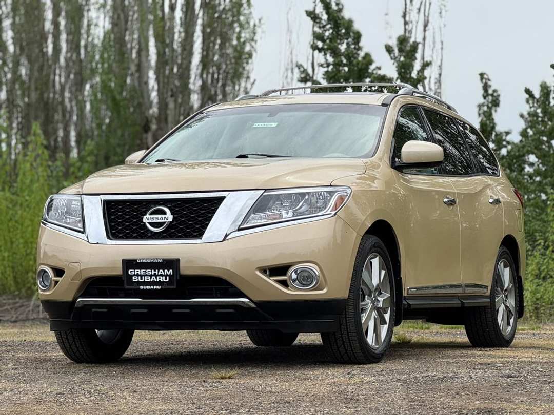 2013 Nissan Pathfinder Platinum - Image 3
