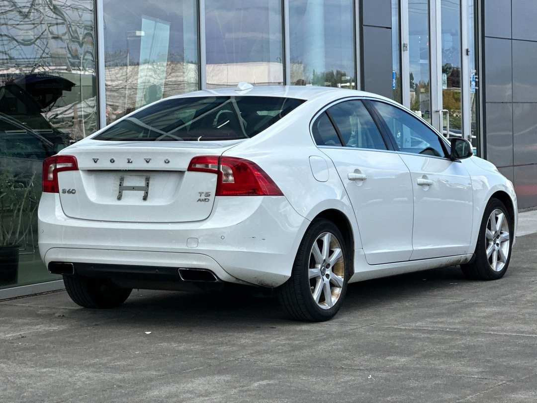 2016 Volvo S60 T5 Premier - Image 3