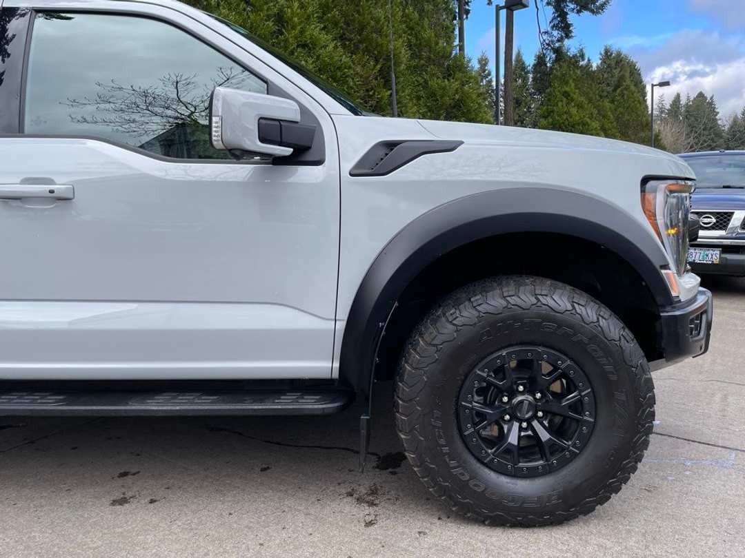 2023 Ford F-150 Raptor - Image 2