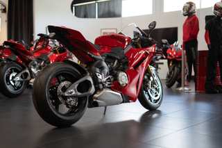 2025 Ducati Panigale V4 S