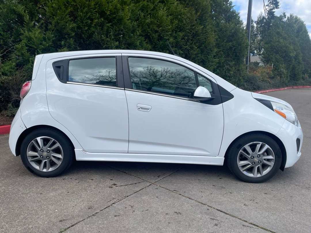 2016 Chevrolet Spark Ev 1LT - Image 3