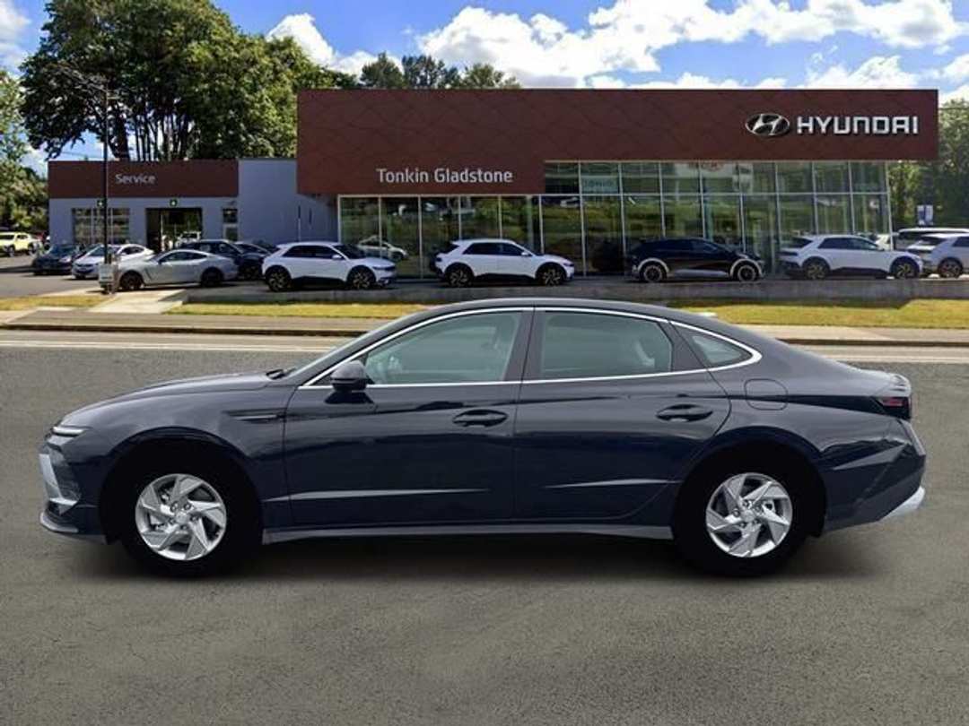 2026 Hyundai Sonata SE - Image 3
