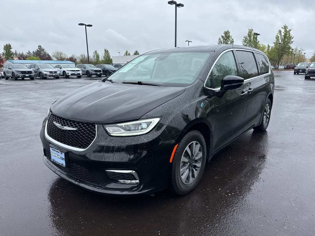 2024 Chrysler Pacifica Select - Image 3