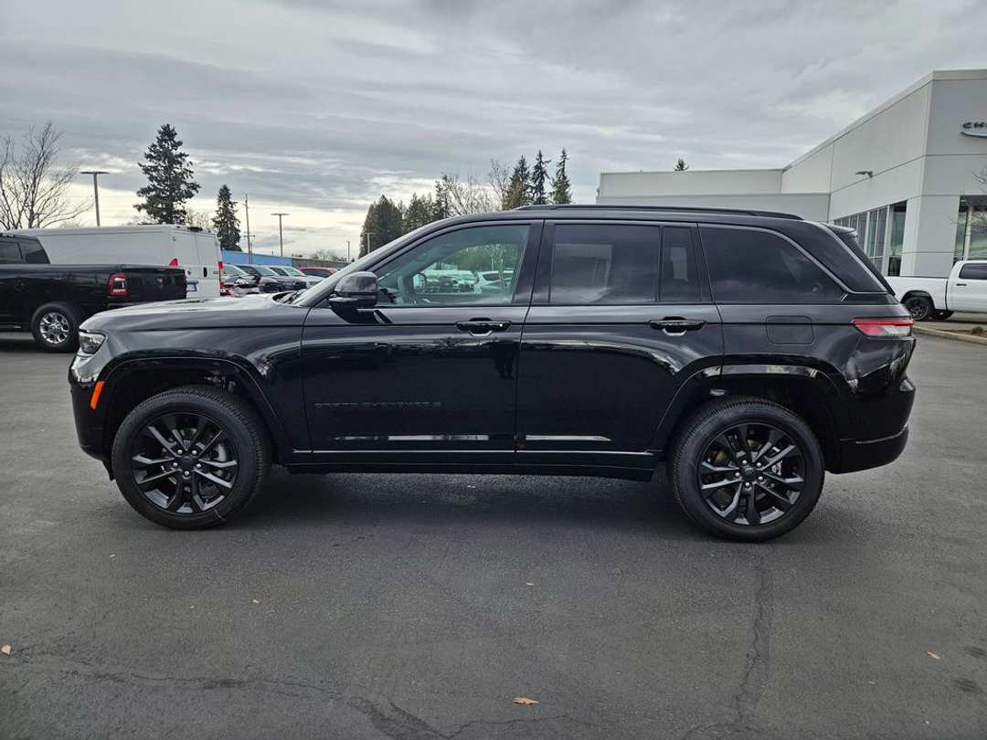 2026 Jeep Grand Cherokee Limited - Image 3