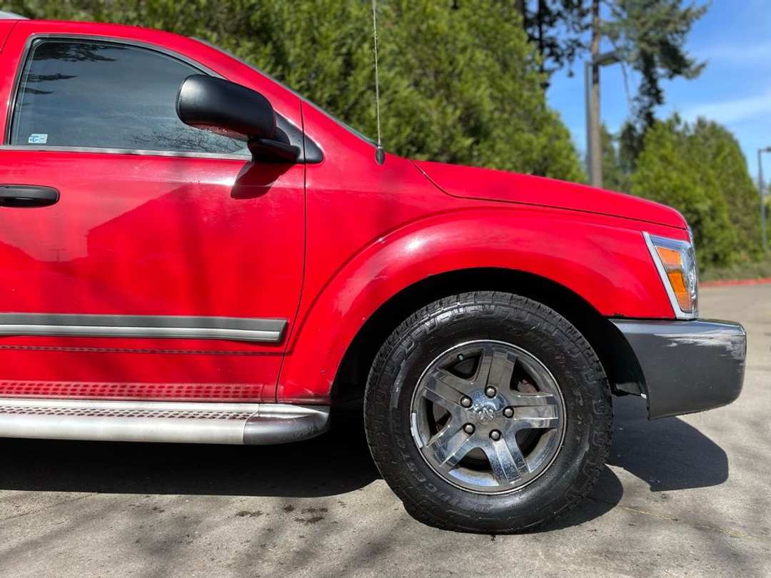 2006 Dodge Durango SLT - Image 2