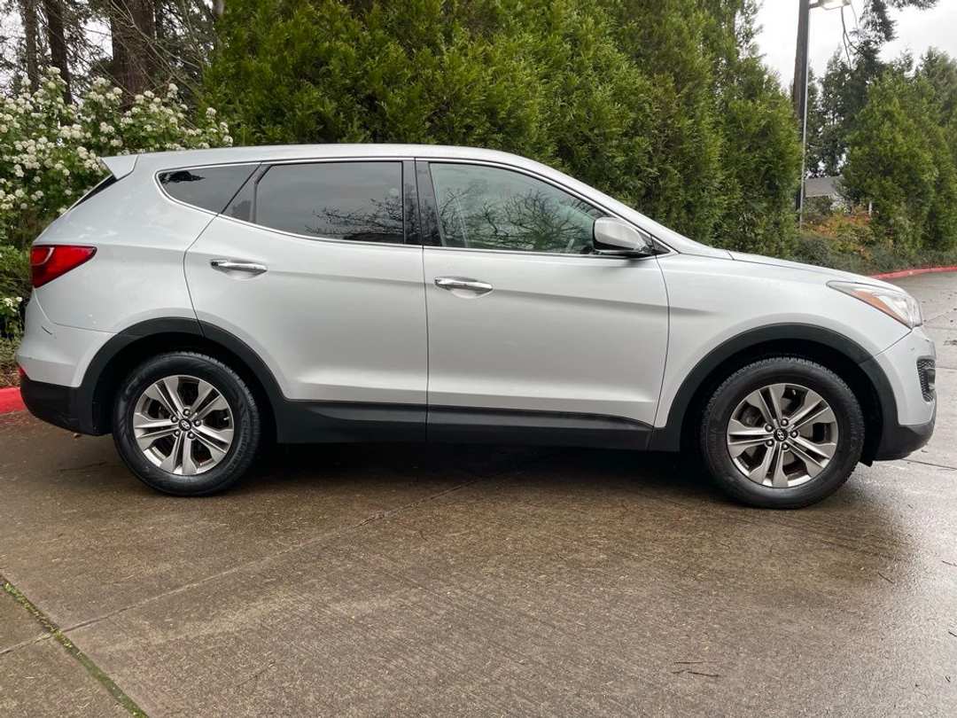 2016 Hyundai Santa Fe Sport 2.4 Base - Image 3