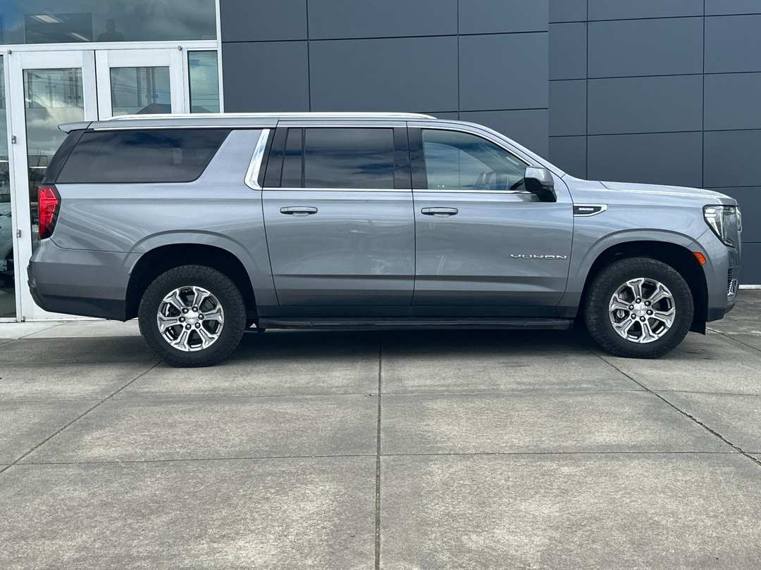 2022 GMC Yukon Xl SLE - Image 2