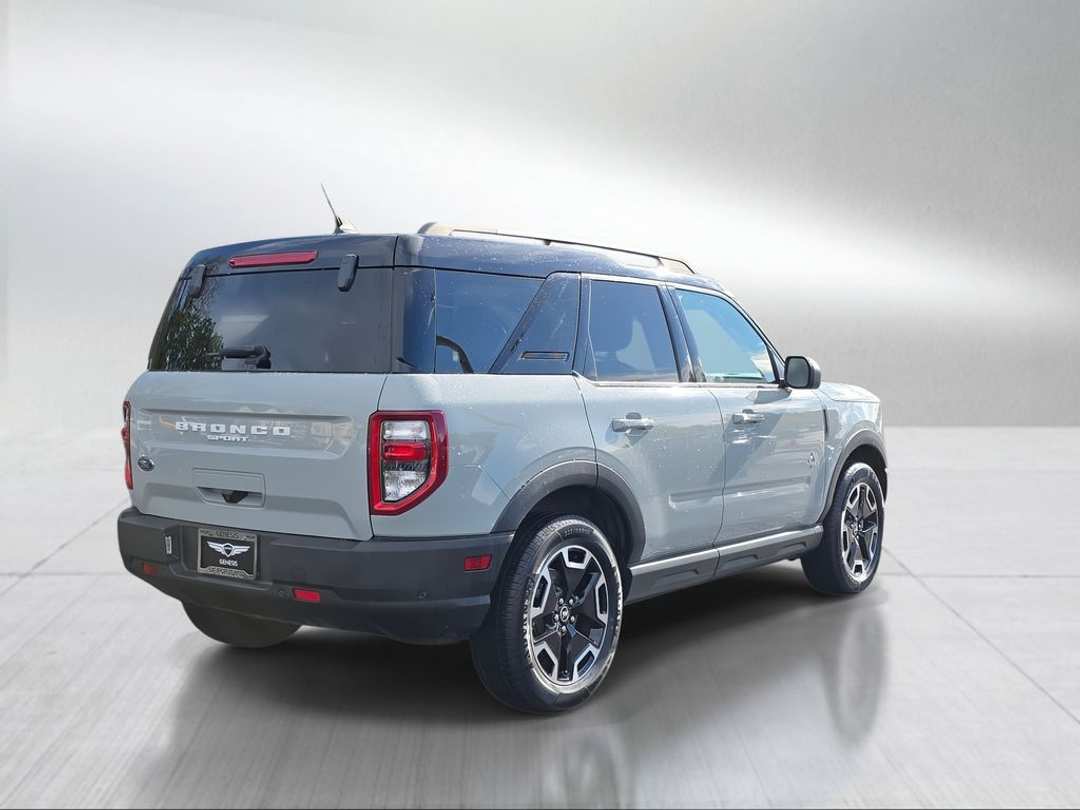 2021 Ford Bronco Sport Outer Banks - Image 3