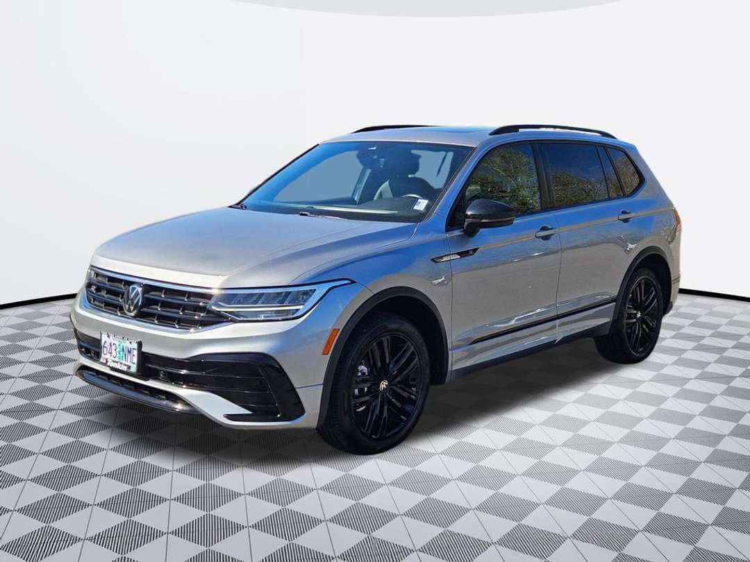 2022 Volkswagen Tiguan 2.0T SE RLine Black - Image 2