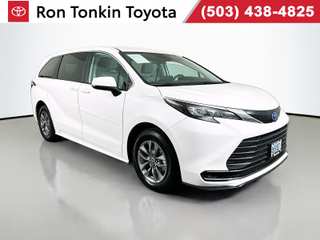 2024 Toyota Sienna LE