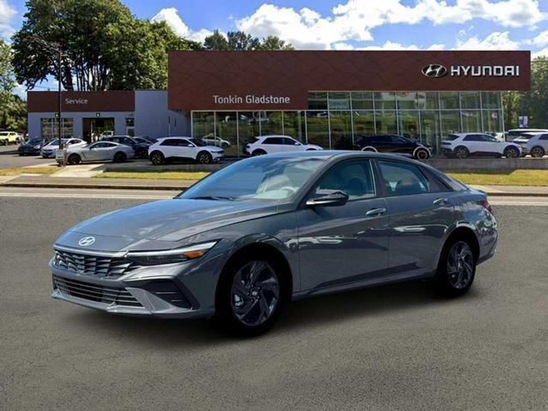 2026 Hyundai Elantra SEL Sport - Image 2