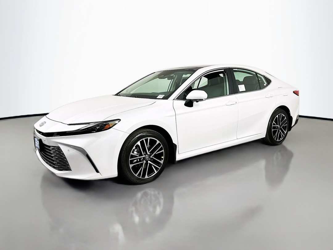 2026 Toyota Camry XSE - Image 3