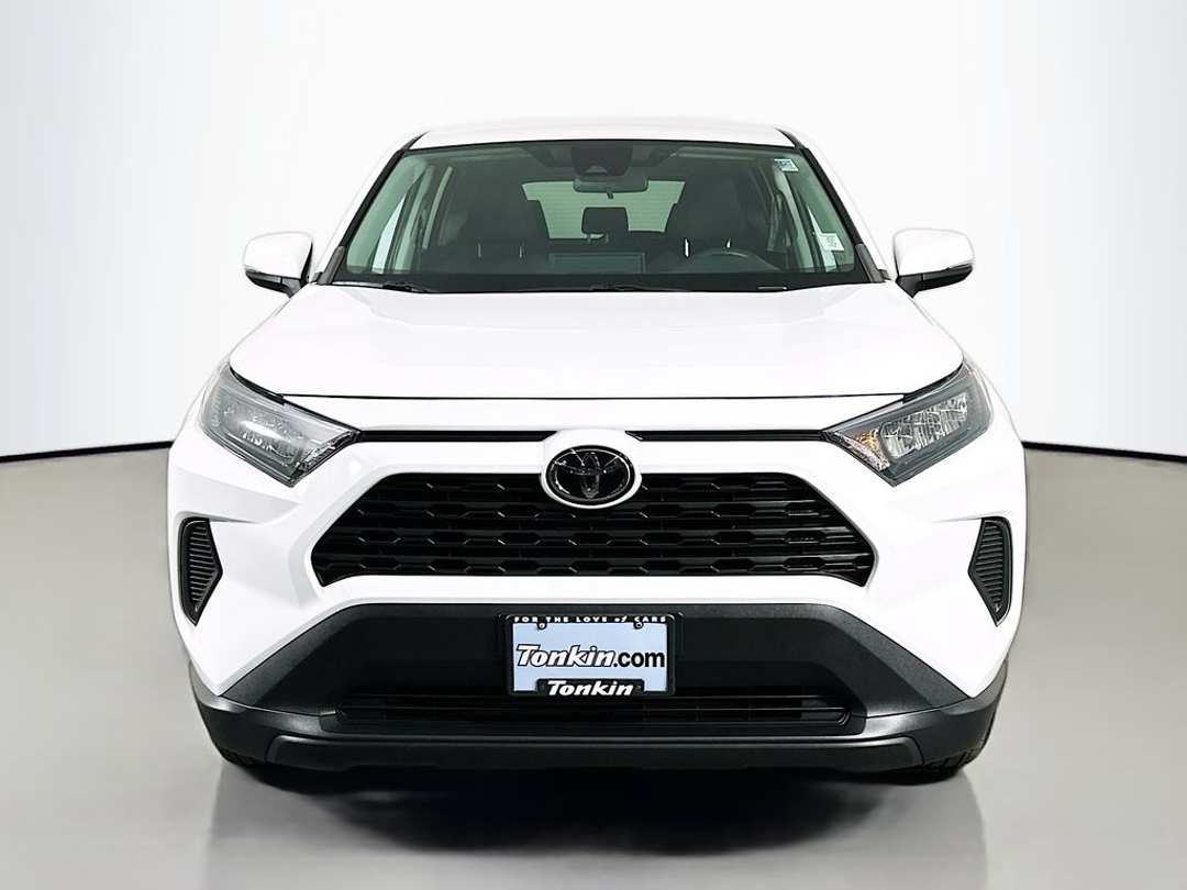 2022 Toyota Rav4 LE - Image 3