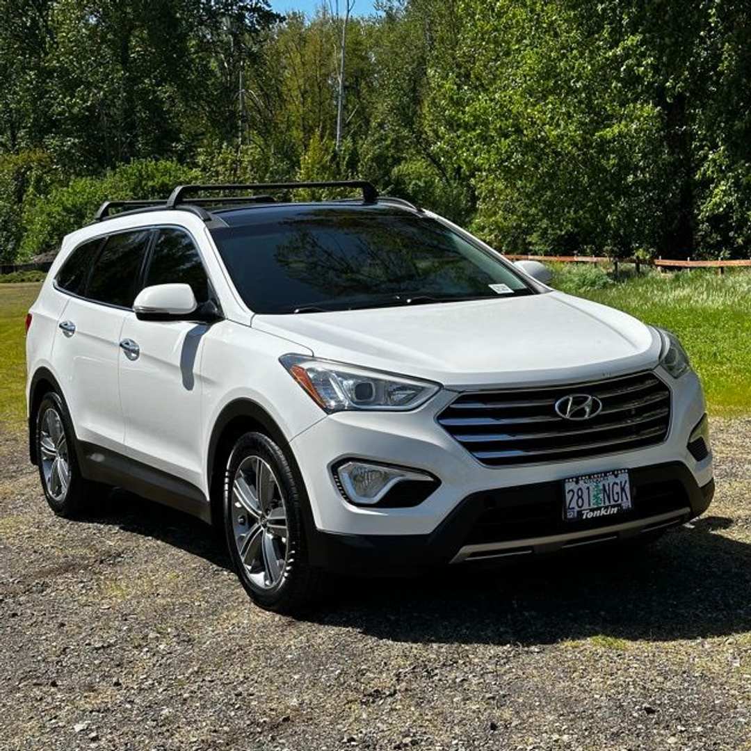 2015 Hyundai Santa Fe GLS - Image 2