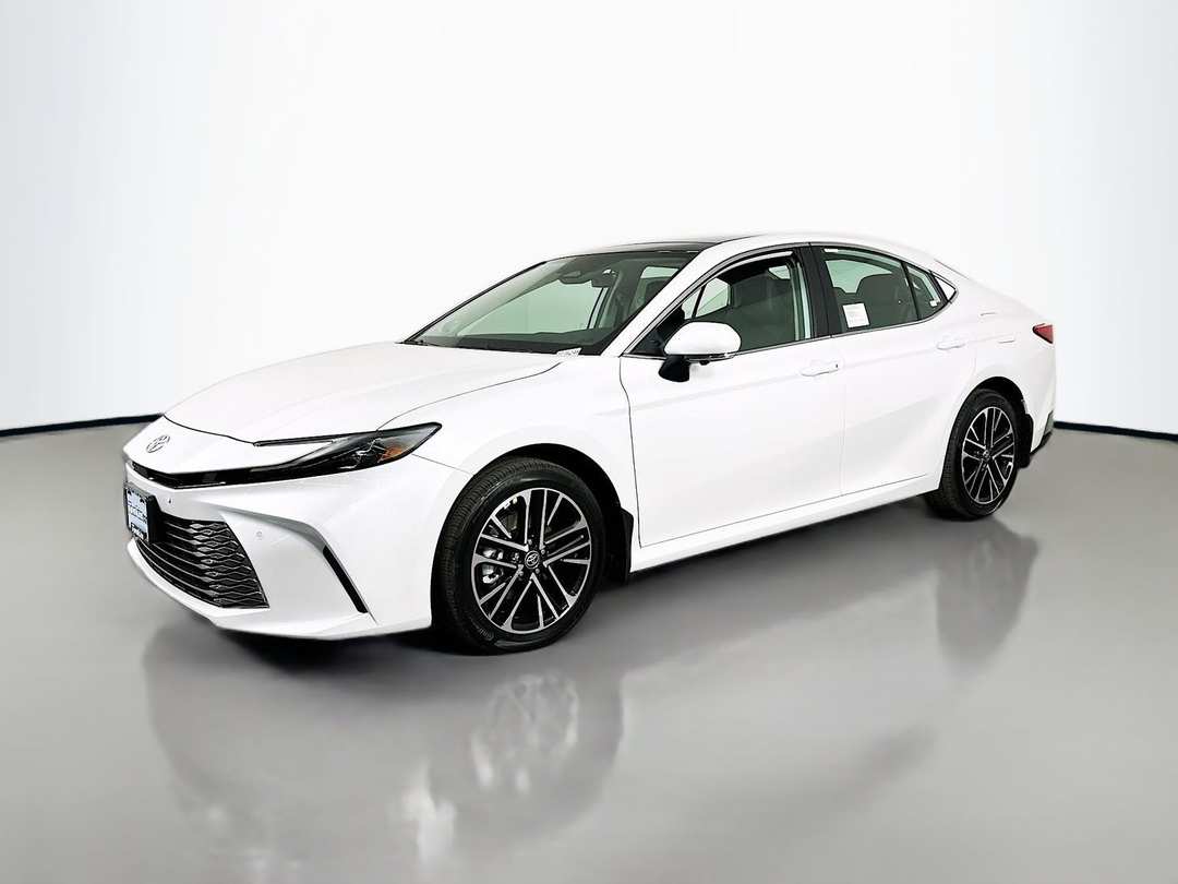 2026 Toyota Camry XSE - Image 3