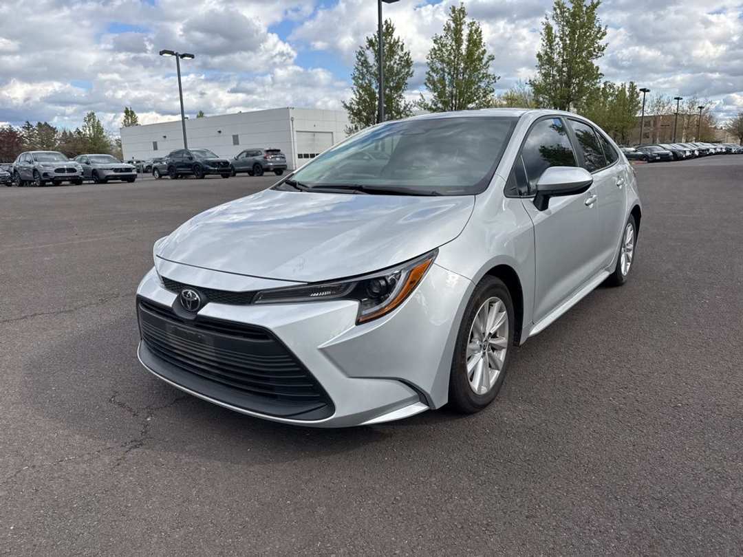 2024 Toyota Corolla LE - Image 3