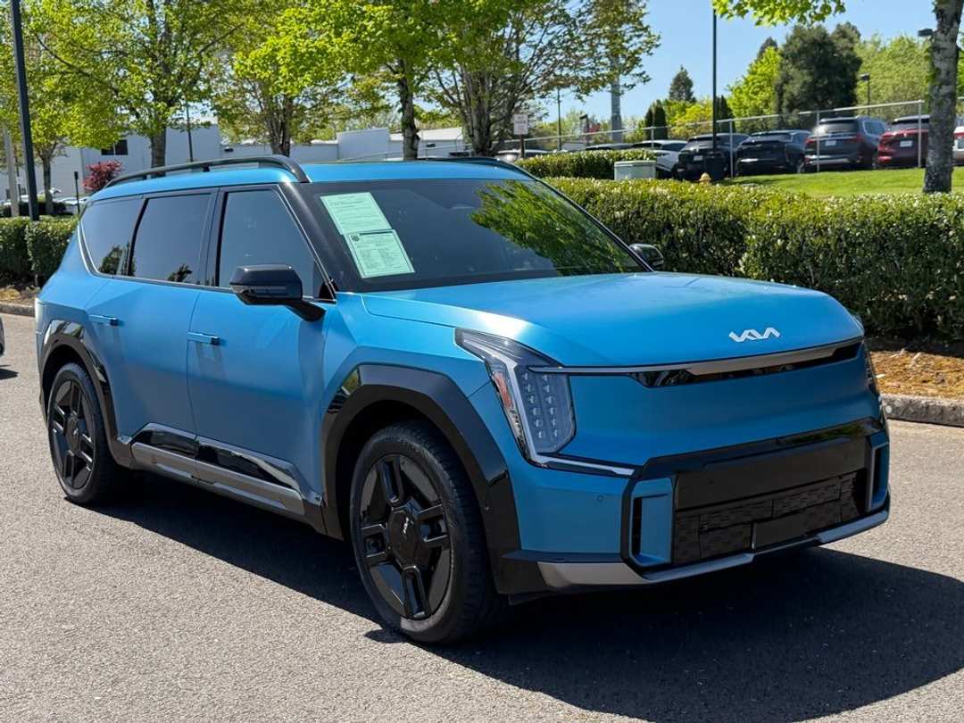 2024 Kia Ev9 GTLine - Image 2