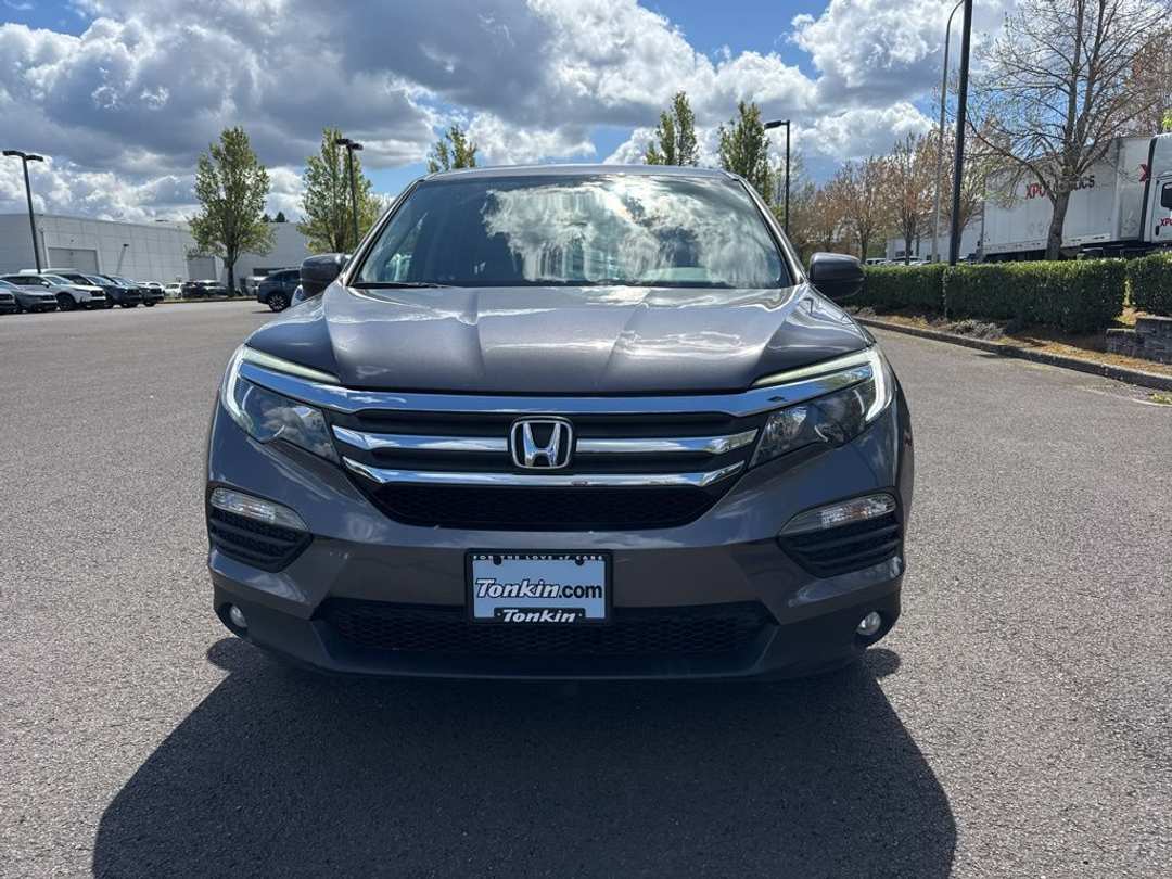 2017 Honda Pilot EXL - Image 2