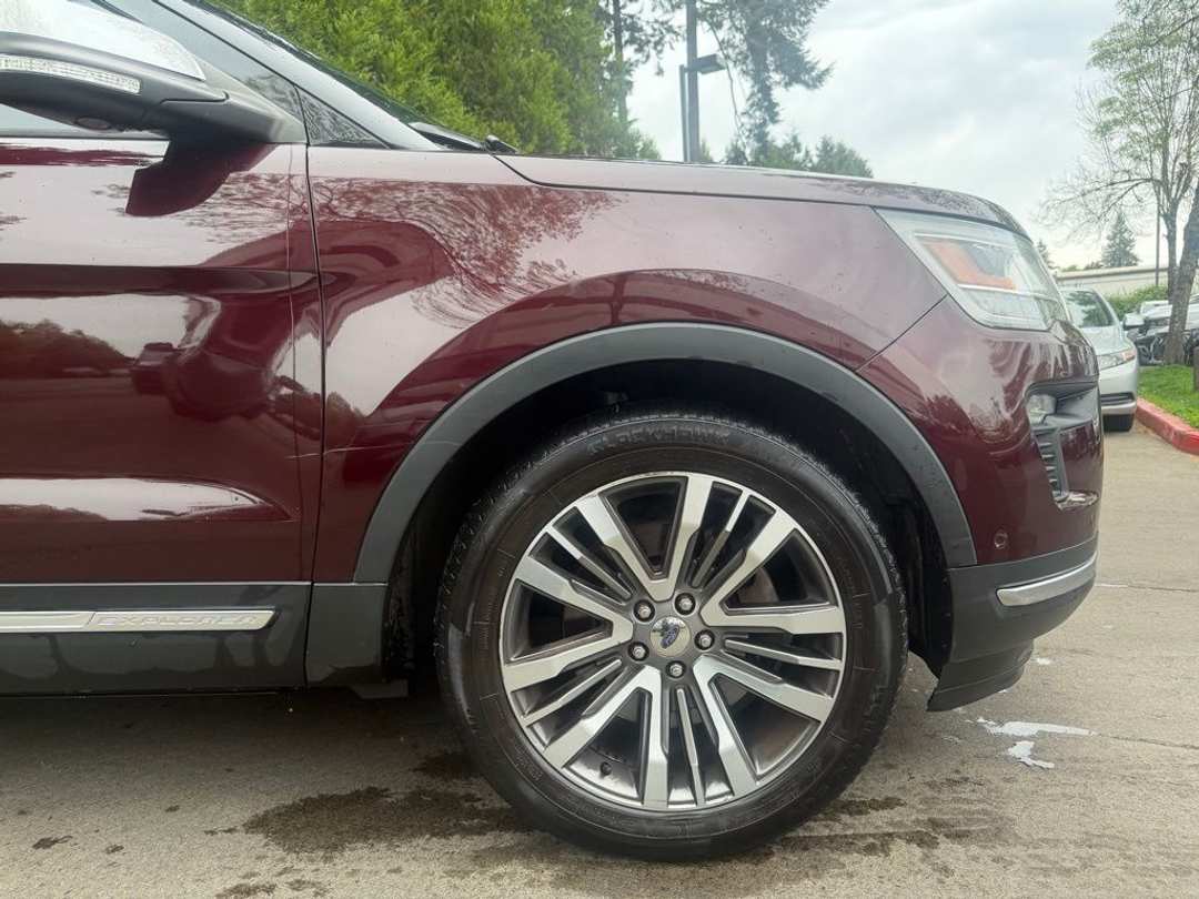 2018 Ford Explorer Platinum - Image 3