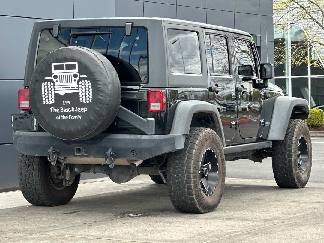 2014 Jeep Wrangler Unlimited Rubicon - Image 3