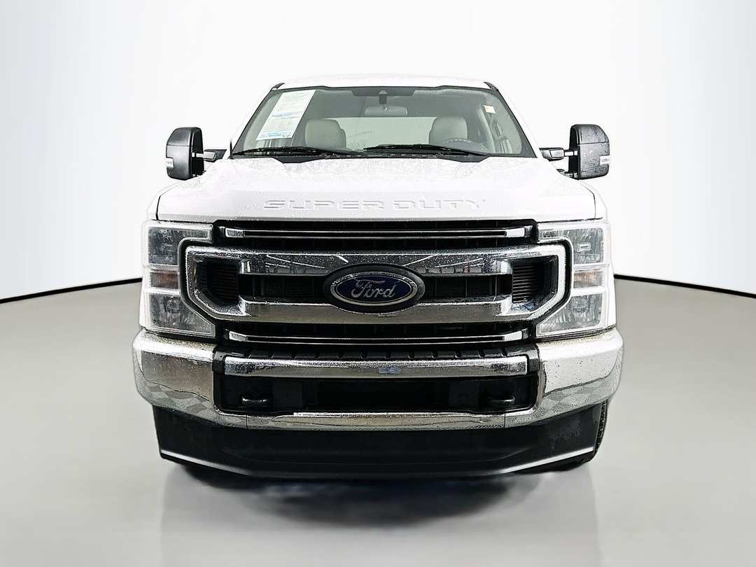 2022 Ford F-350Sd XLT - Image 3