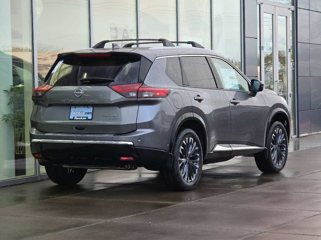 2026 Nissan Rogue Platinum - Image 3