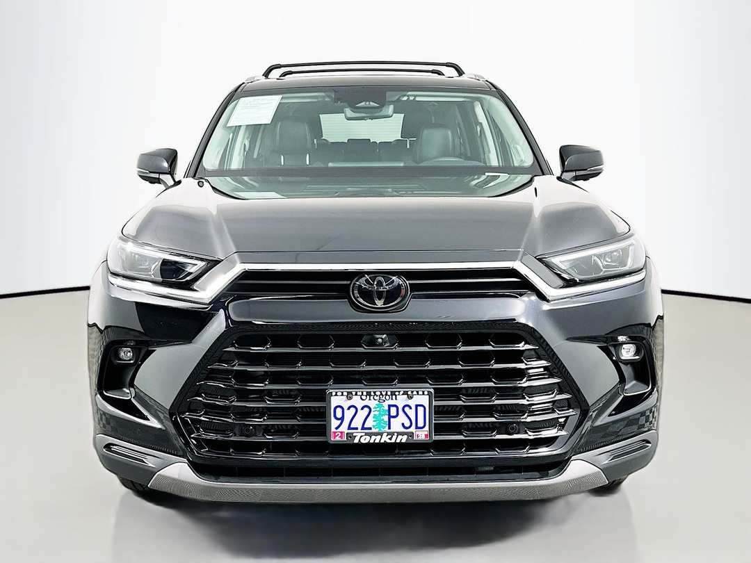 2024 Toyota Grand Highlander Platinum - Image 2