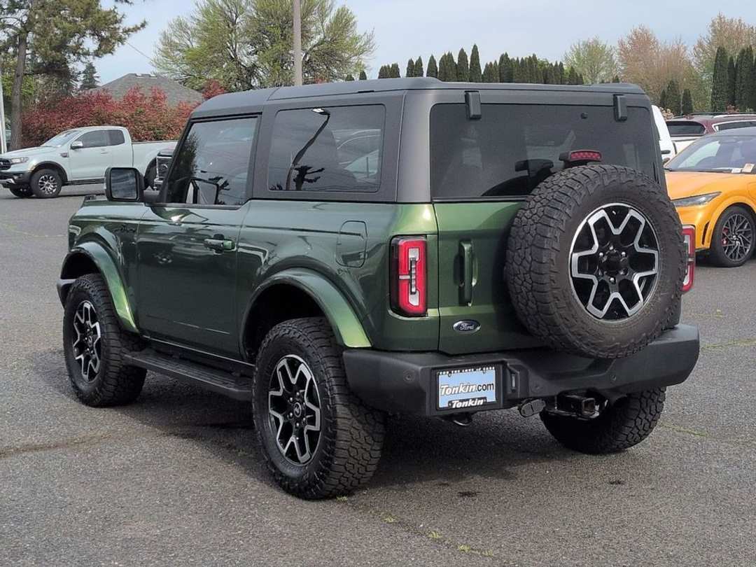 2023 Ford Bronco Outer Banks - Image 3