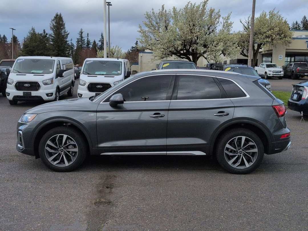 2022 Audi Q5 45 S line Premium - Image 2
