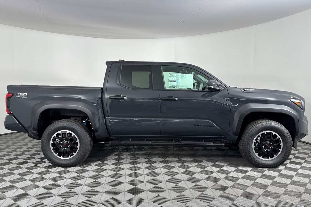 2025 Toyota Tacoma TRD Off Road - Image 3