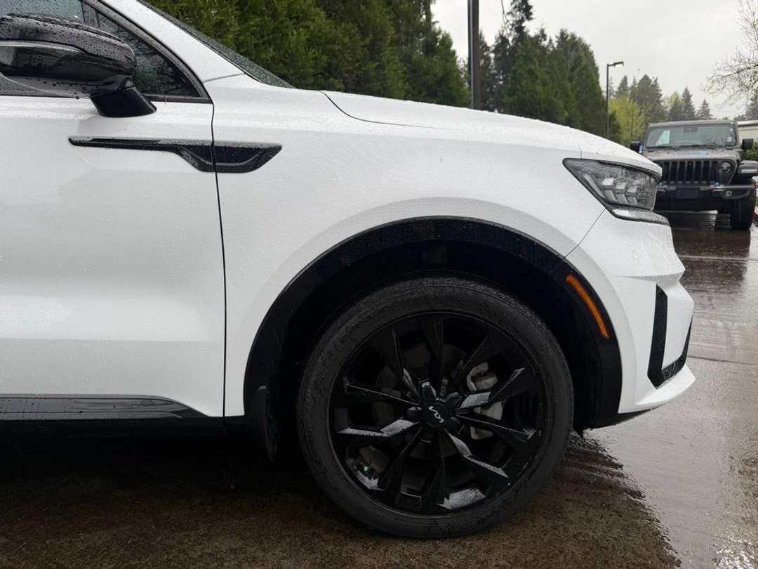 2023 Kia Sorento SX - Image 3