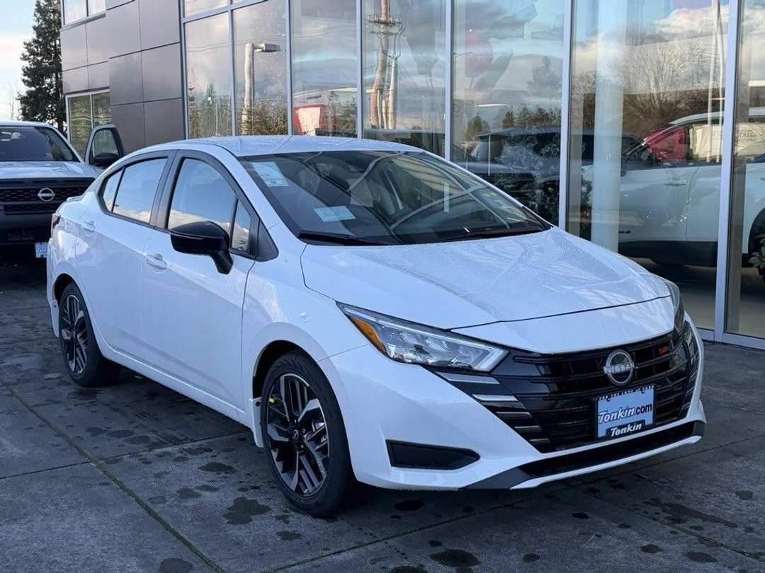 2025 Nissan Versa 1.6 SR - Image 2