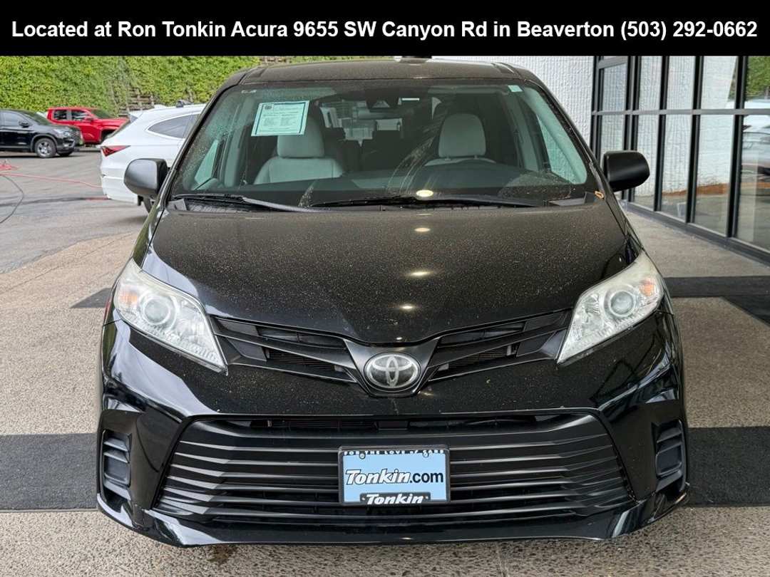 2019 Toyota Sienna L - Image 3