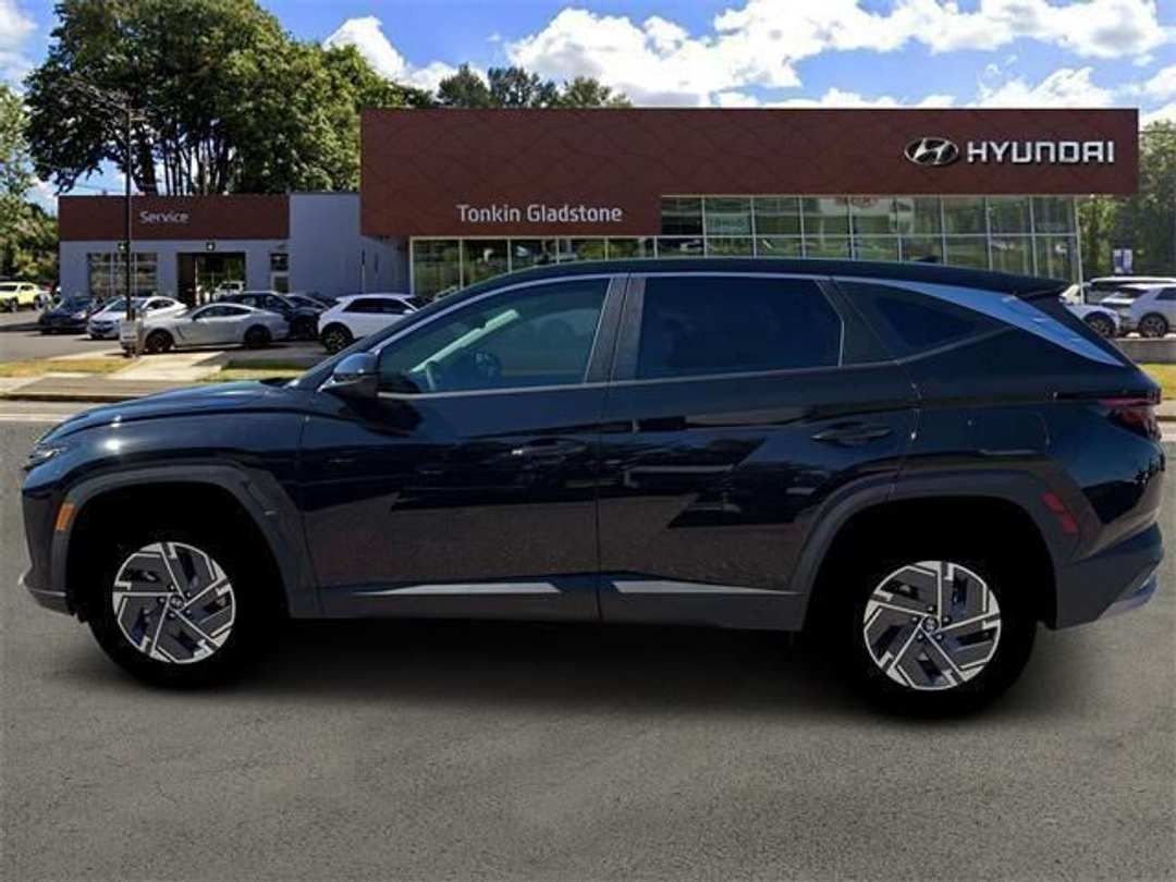 2026 Hyundai Tucson Blue SE - Image 3