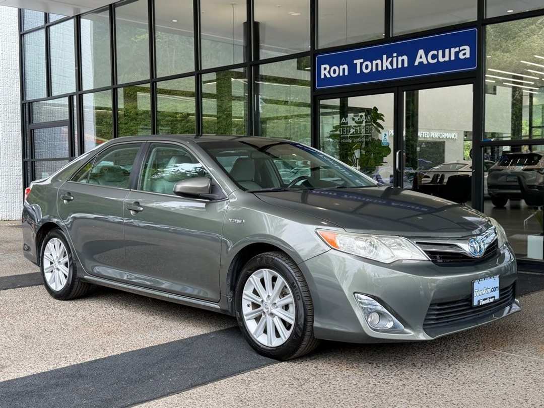 2012 Toyota Camry XLE - Image 2