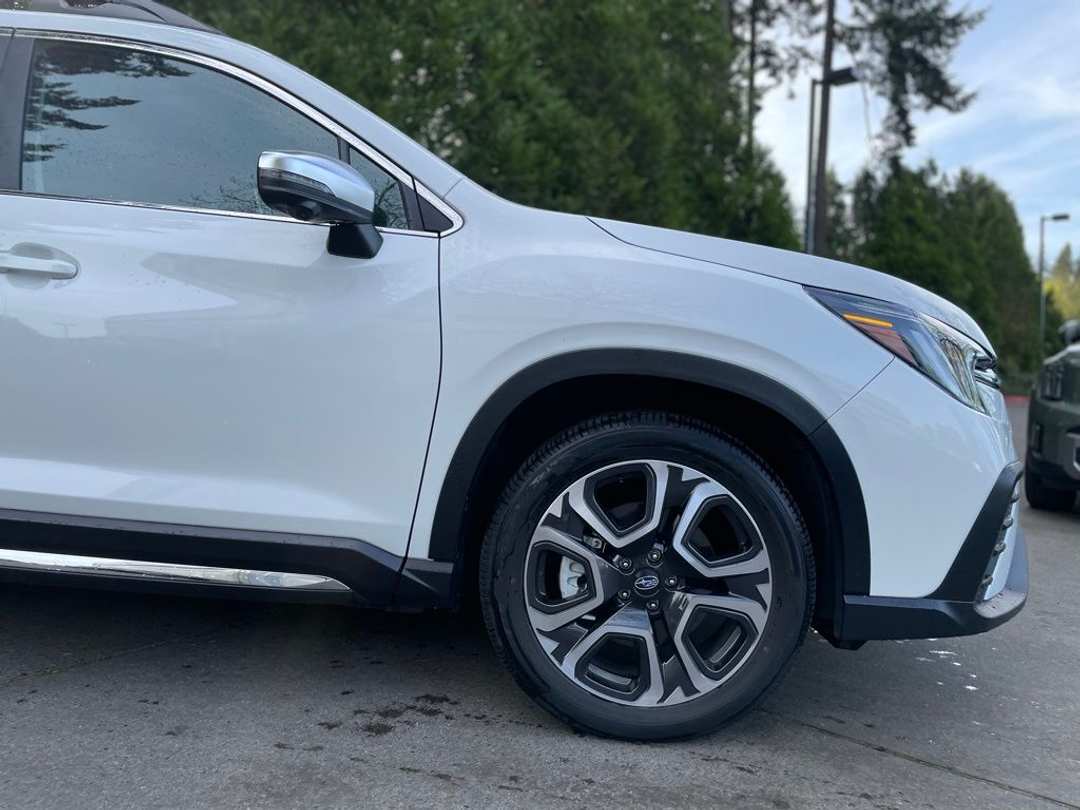 2023 Subaru Ascent Limited - Image 2