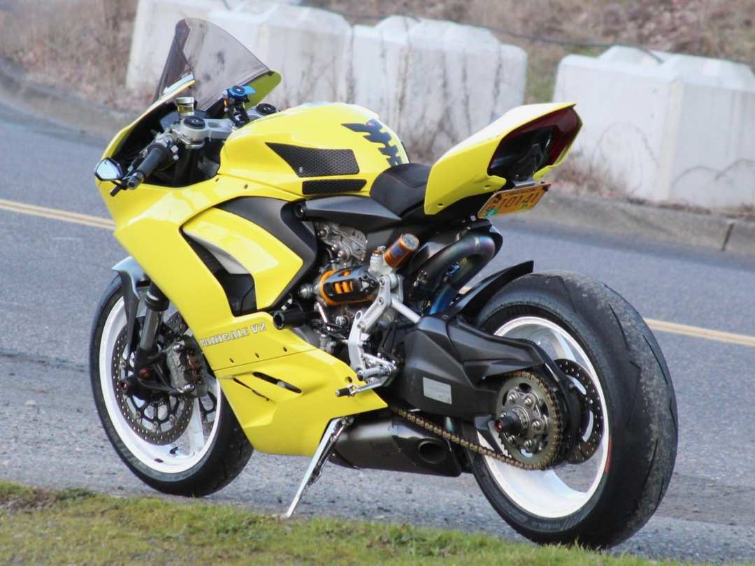 2020 Ducati Panigale V2 - Image 2