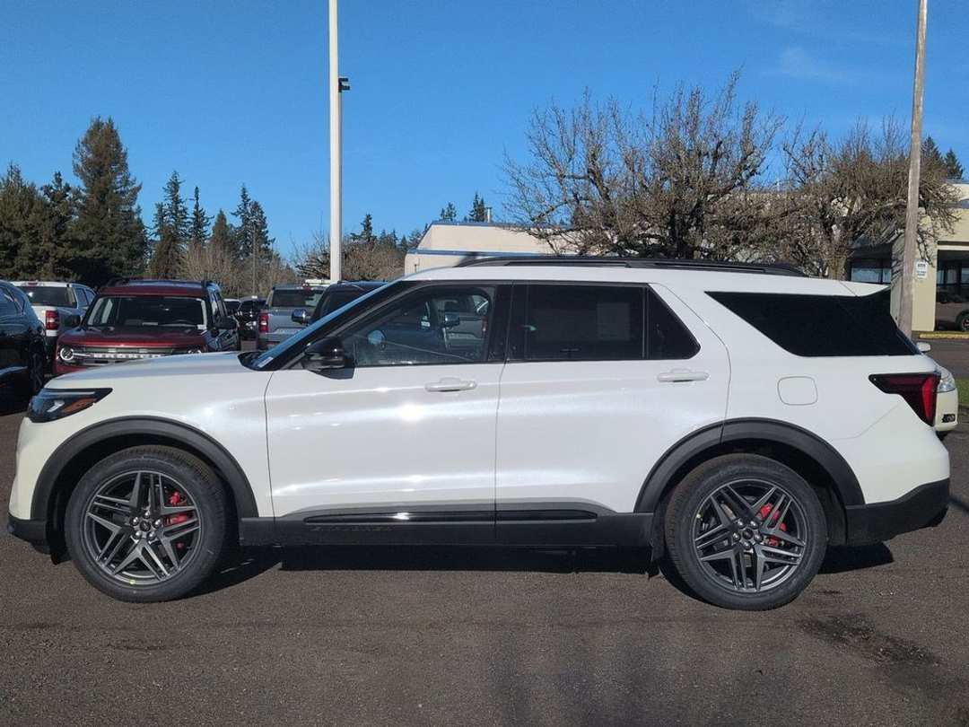 2026 Ford Explorer ST - Image 2