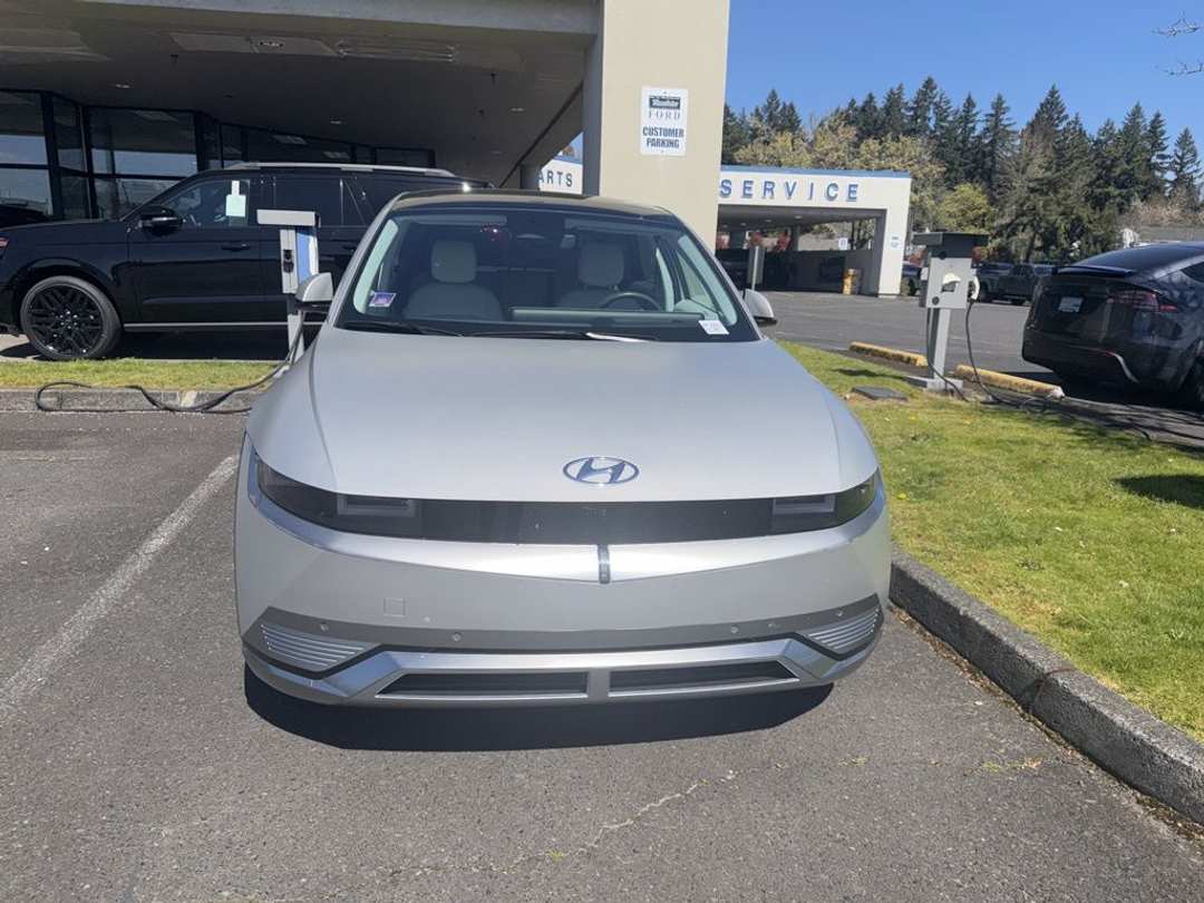 2023 Hyundai Ioniq 5 Limited - Image 2