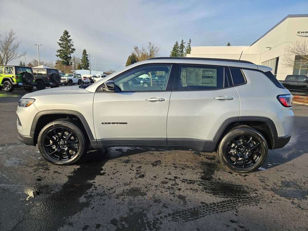 2026 Jeep Compass Latitude - Image 3