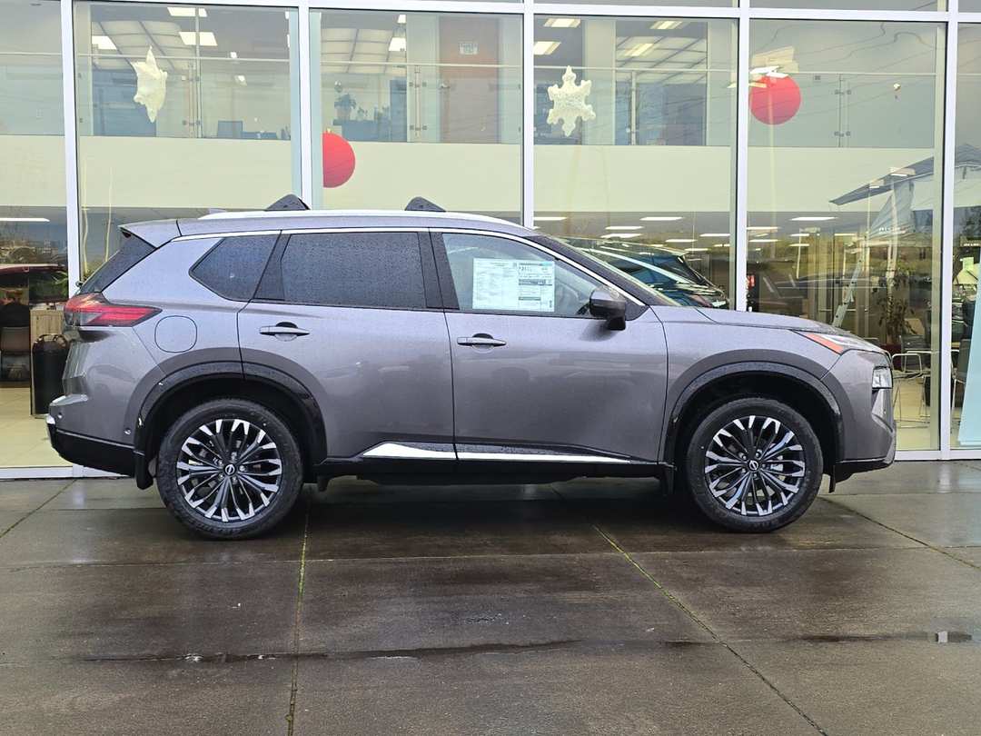 2026 Nissan Rogue Platinum - Image 2