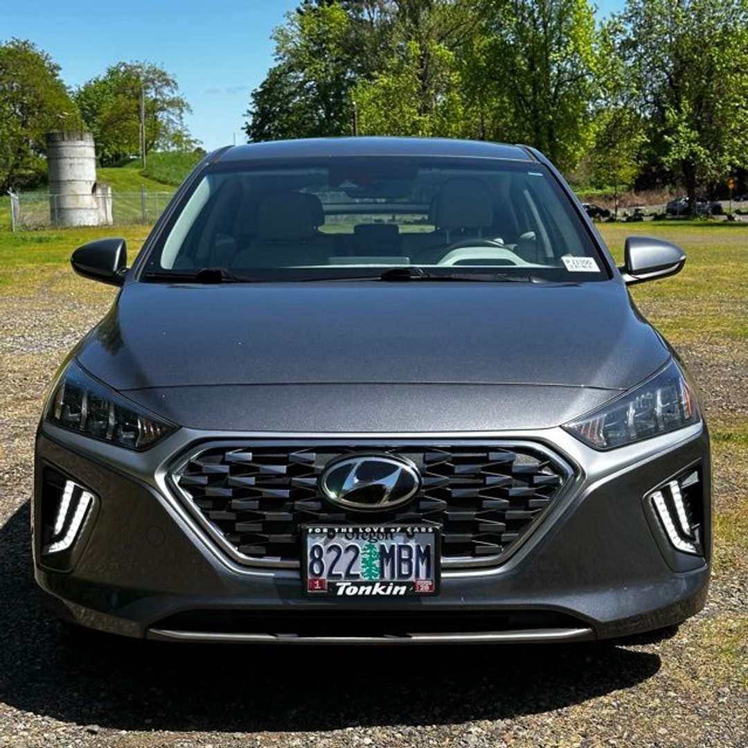 2020 Hyundai Ioniq SEL - Image 3