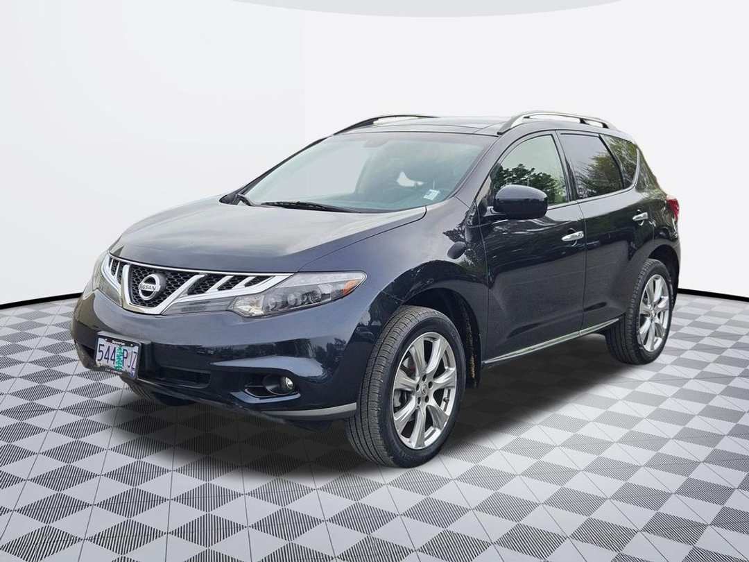 2014 Nissan Murano LE - Image 2