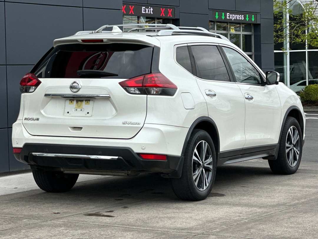2020 Nissan Rogue SV - Image 3