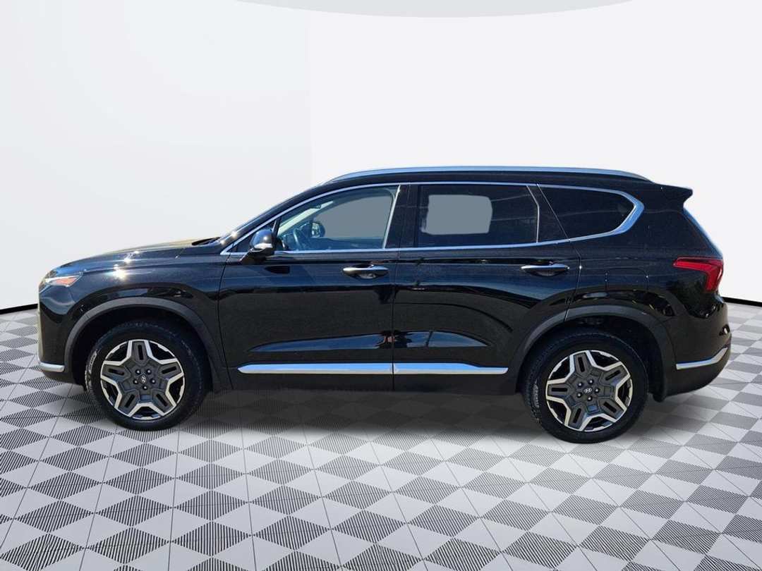 2022 Hyundai Santa Fe SEL Convenience - Image 3