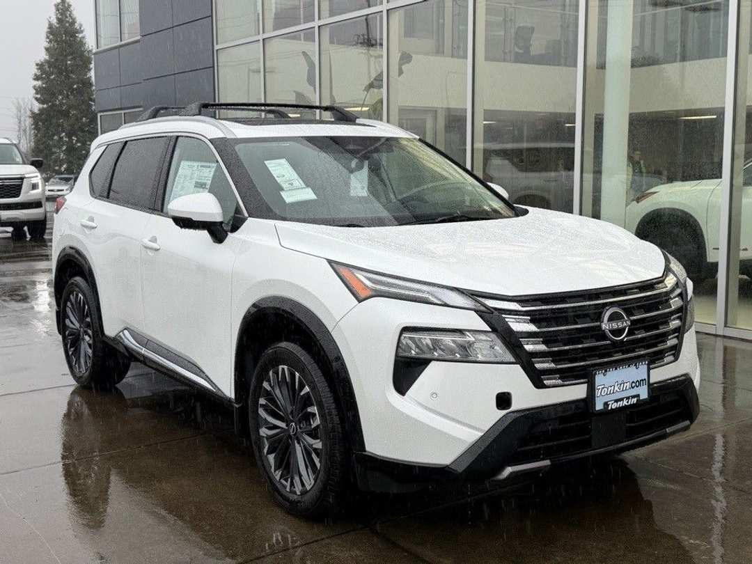 2026 Nissan Rogue Platinum - Image 2