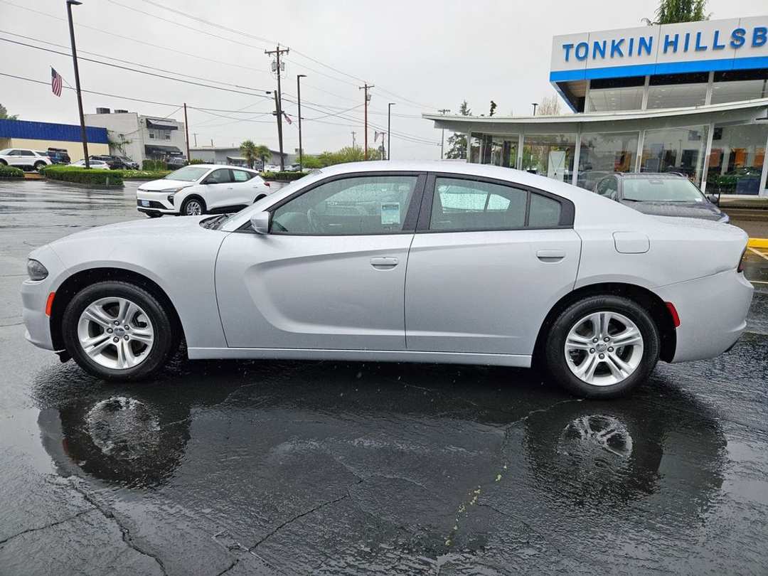 2022 Dodge Charger SXT - Image 3